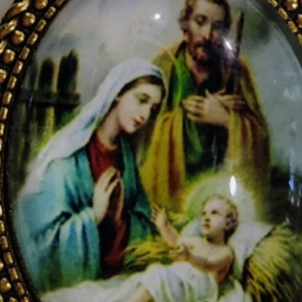 Vtg to MOD Holy Family Glass Domed Cameo Brooch Pendant Gold Christmas - Picture 5 of 8